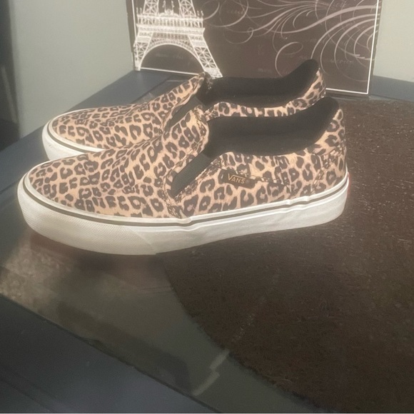 Used - Picture 2 of 2